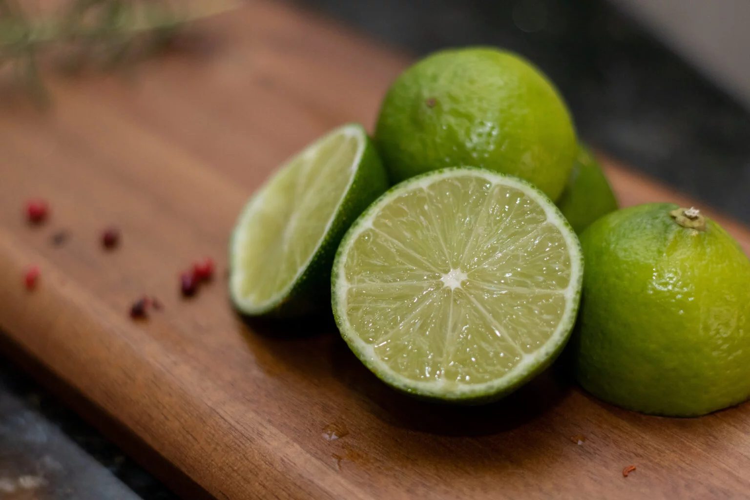 Limão tahiti inicia dezembro com reação de preços