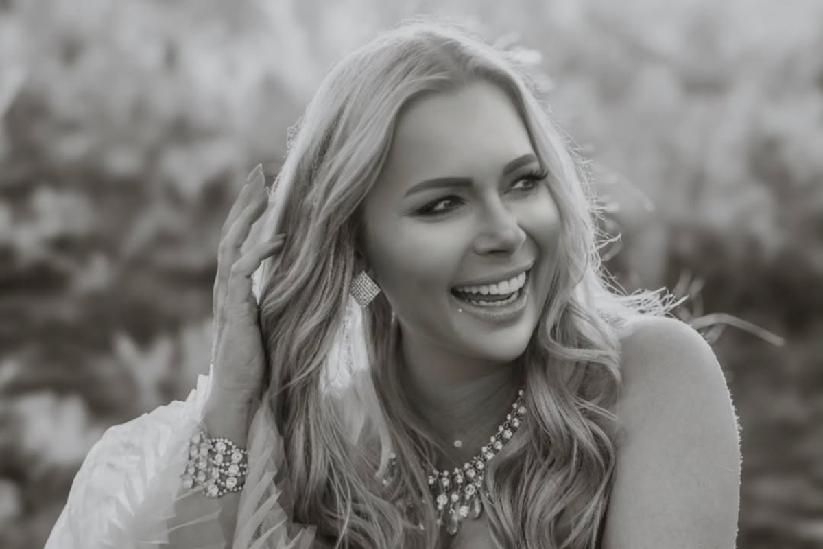 Influenciadora anuncia a própria morte nas redes sociais