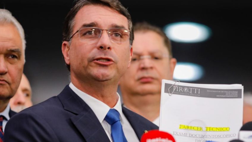 Valdemar diz que Bolsonaro escolheu Flávio como candidato a presidente