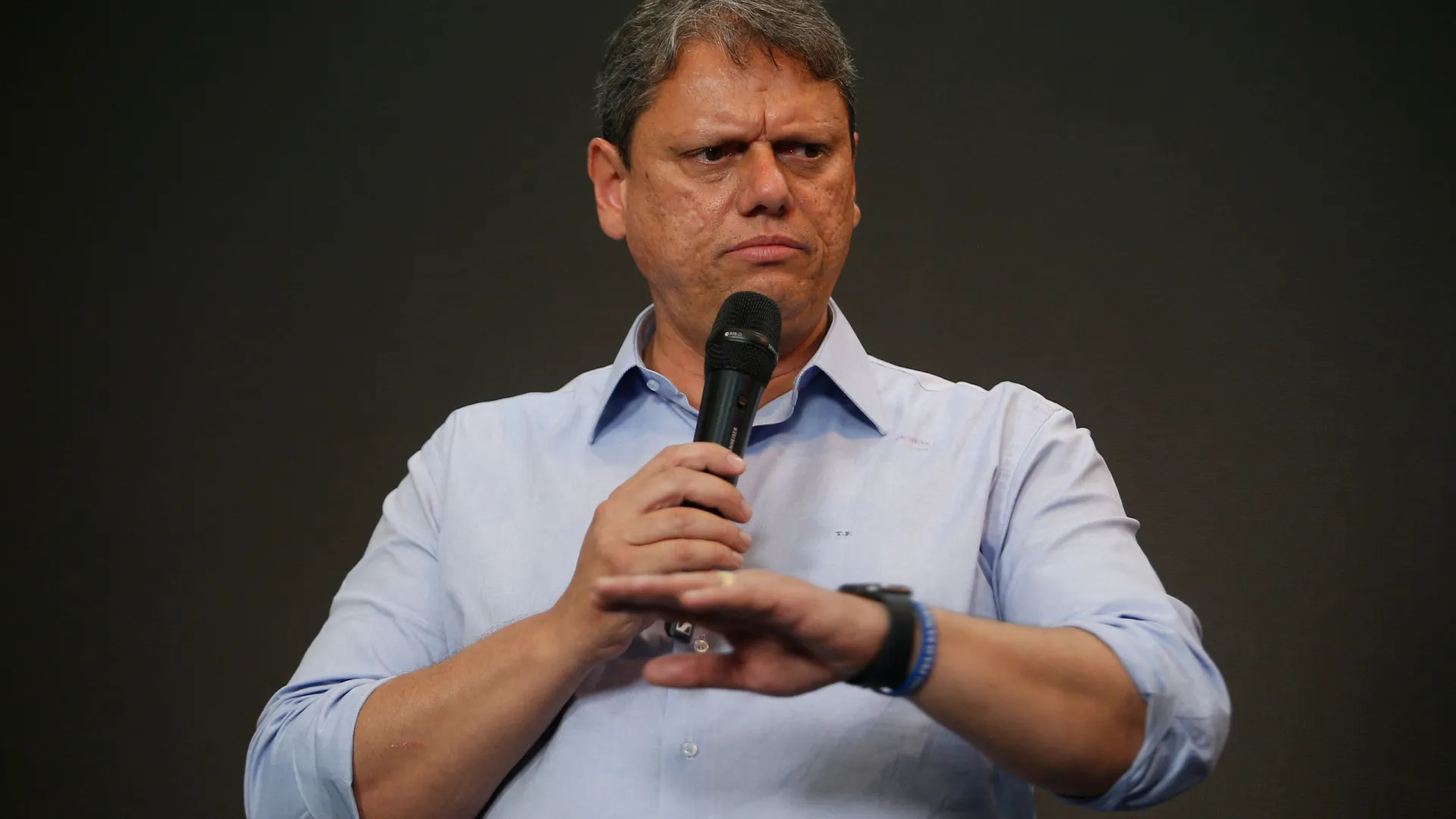 Tarcísio atrai liderança evangélica mais que Michelle para substituir Bolsonaro