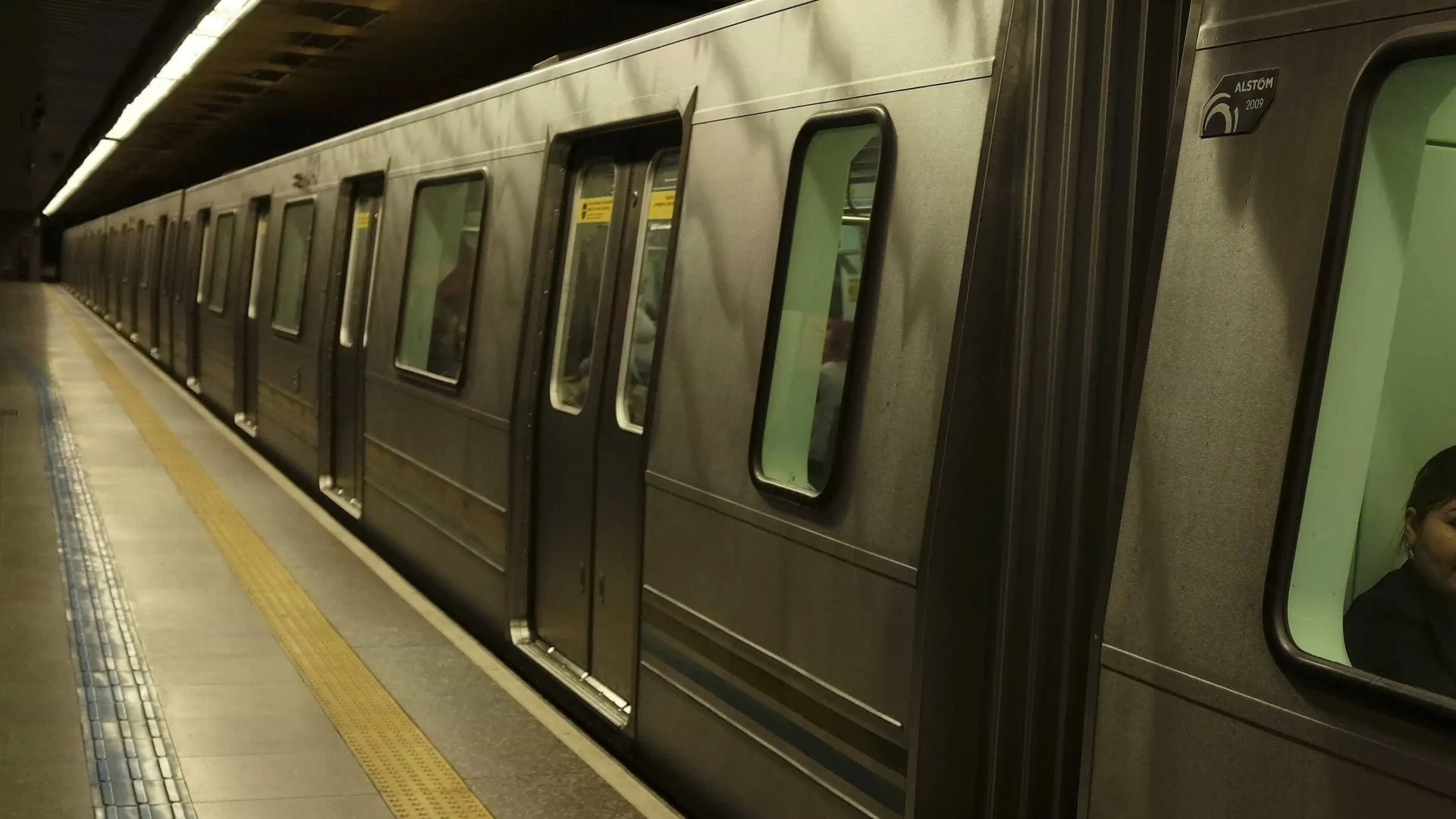 Homem é preso por cobrar 'mensalidade' para impedir crimes em trens de SP