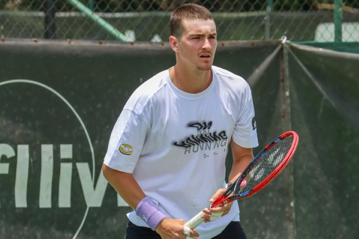 João Fonseca aparece com novo visual após promessa no ATP de Basel