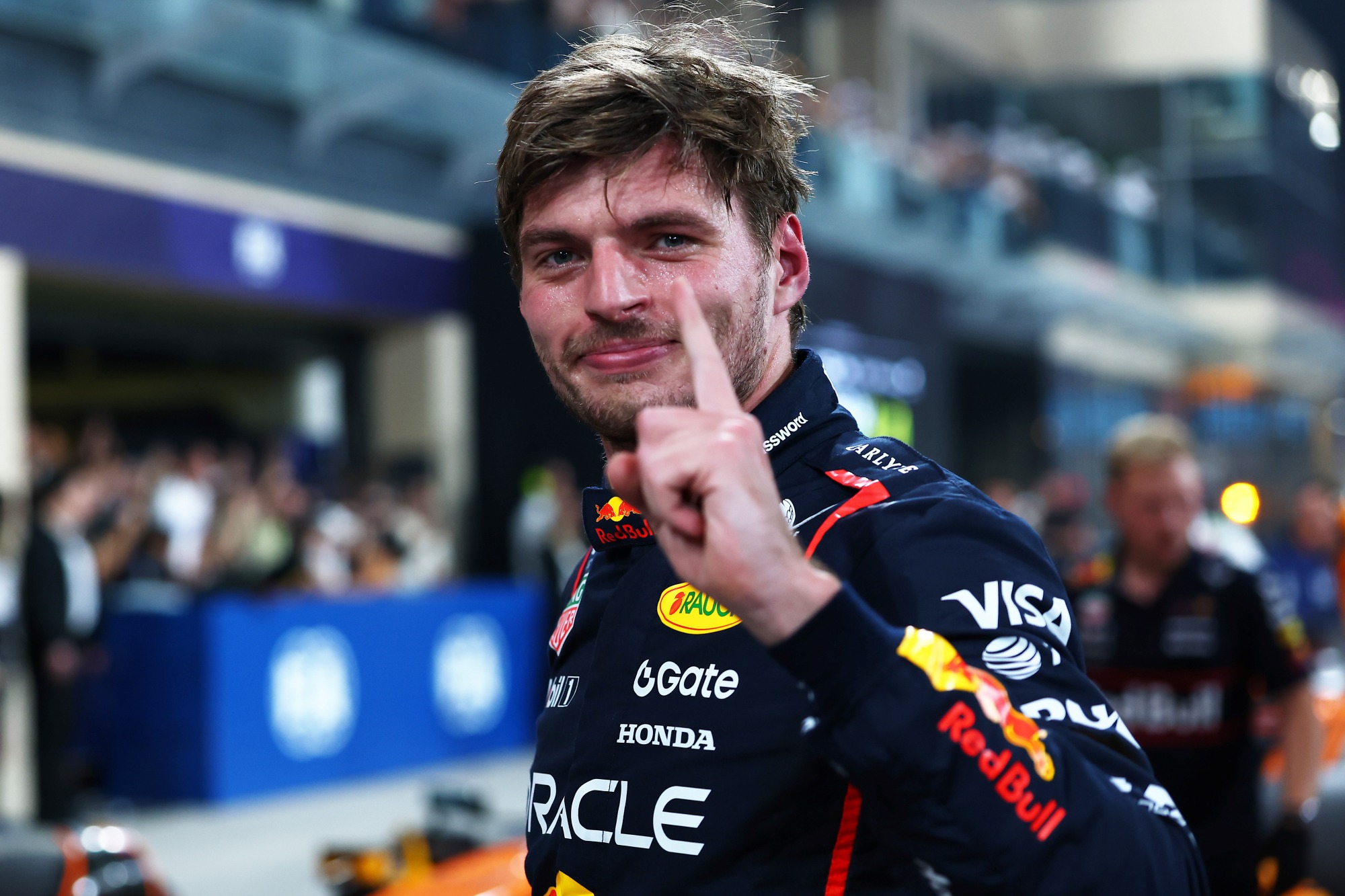 F1: Verstappen garante a pole para corrida decisiva em Abu Dhabi