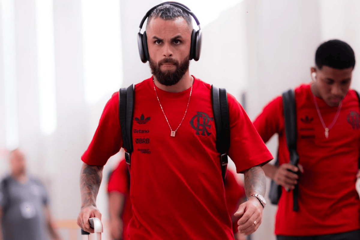 Com jogadores da base e Michael, Flamengo divulga escalação. Confira
