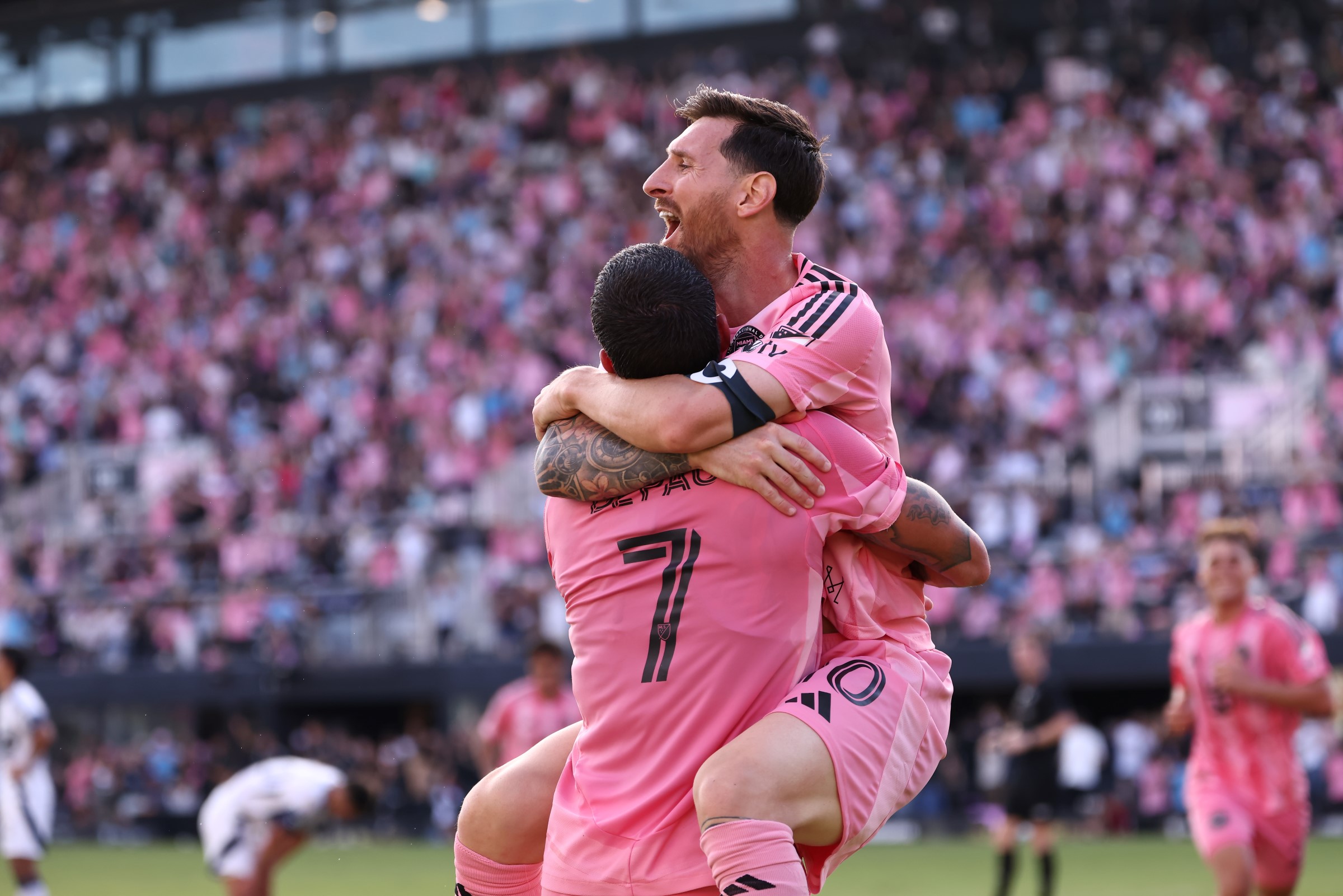 Com show de Messi, Inter Miami vence Whitecaps e é campeão da MLS