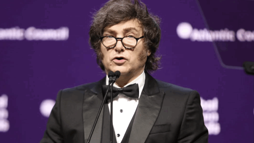 Milei reposta sobre pré-candidatura de Flávio Bolsonaro