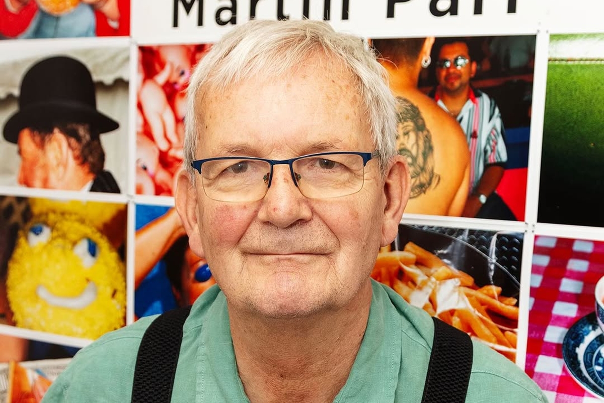 Morre Martin Parr, referência da fotografia britânica, aos 73 anos