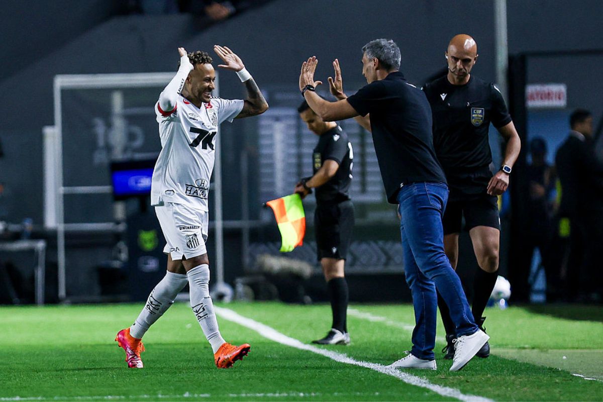 Com Neymar, Santos confirma escalação para jogo contra o Cruzeiro