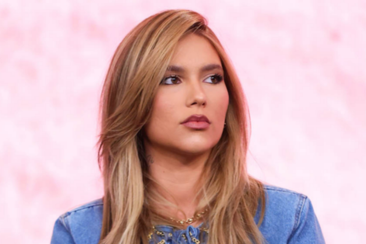 Vídeo: Virginia causa confusão ao ficar “presa” em banheiro químico