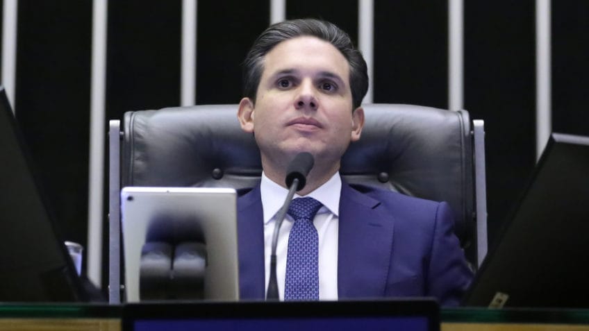 Motta define relator de projeto para reduzir benefícios tributários