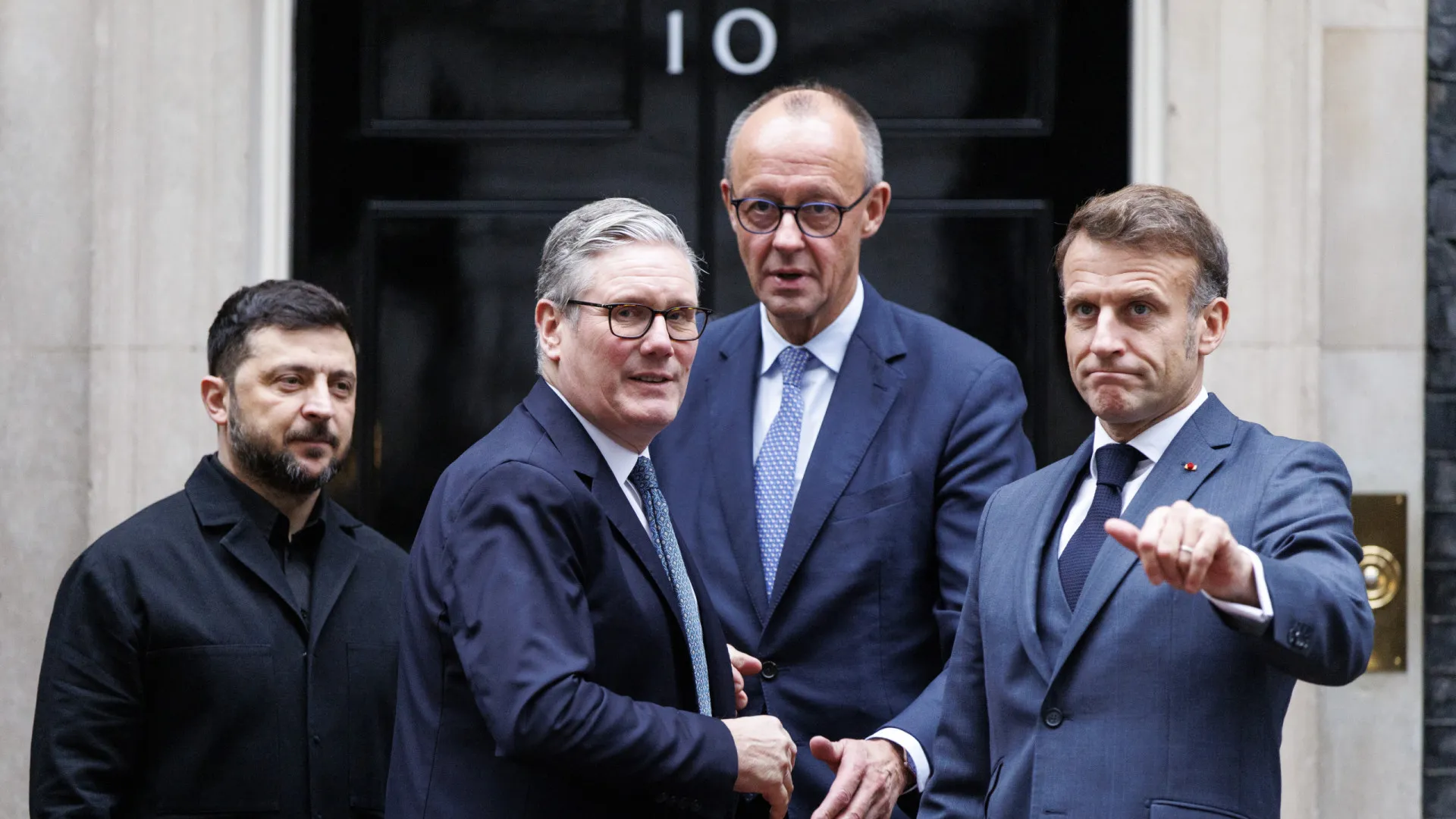 Zelensky se reúne com Starmer, Macron e Merz: "Momento decisivo"