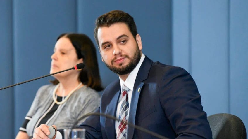 Moraes libera slides de Filipe Martins após veto inicial no STF