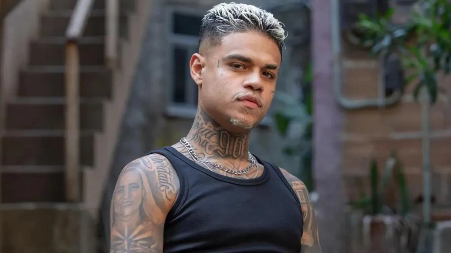 MC Cabelinho fica com pescoço machucado após tentativa de furto em Salvador