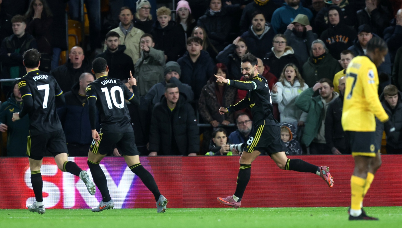 Premier League: United vence Wolves e alcança três jogos sem perder