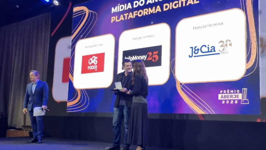 Poder360 é homenageado por seus 25 anos com Prêmio Aberje
