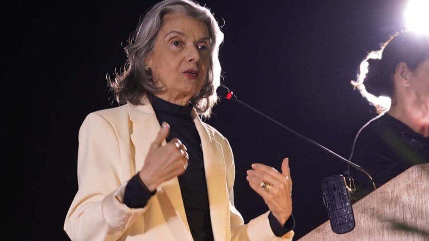 Judiciário precisa de ações "transformativas", diz Cármen Lúcia