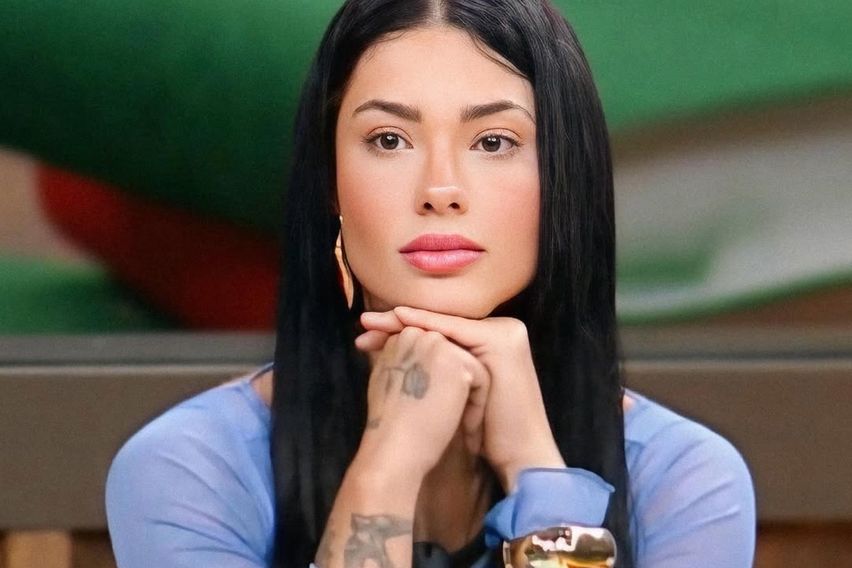 Rayane Figliuzzi reage após perder posto em escola de samba