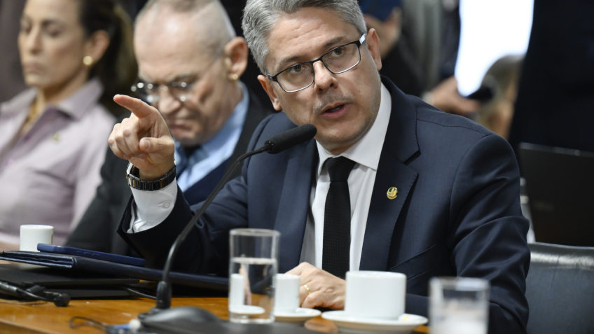 Prisão de ministros do Judiciário está chegando, diz Vieira