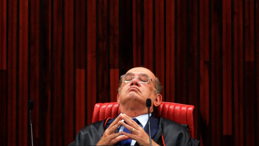Gilmar Mendes suspende própria liminar sobre impeachment de ministros