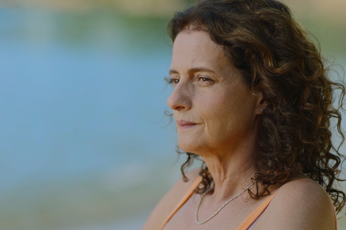 Denise Fraga sobre Livros Restantes: “O filme dá vontade de viver”