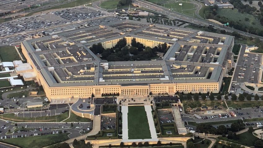 Empresa chinesa processa o Departamento de Guerra dos EUA