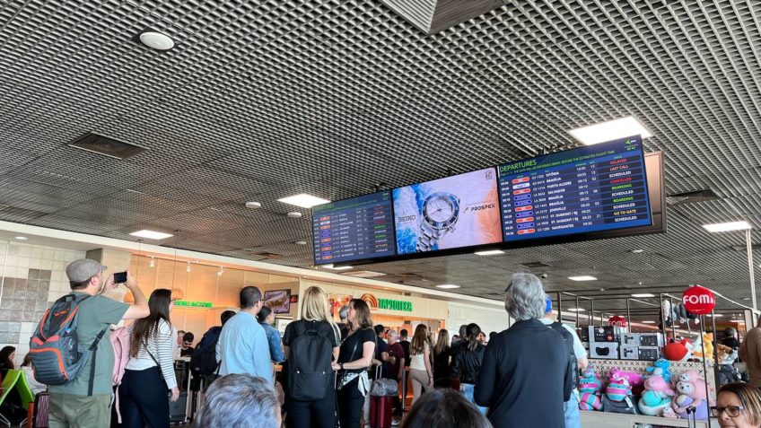 SP acorda com 1,5 milhão de imóveis sem luz e aeroporto lotado