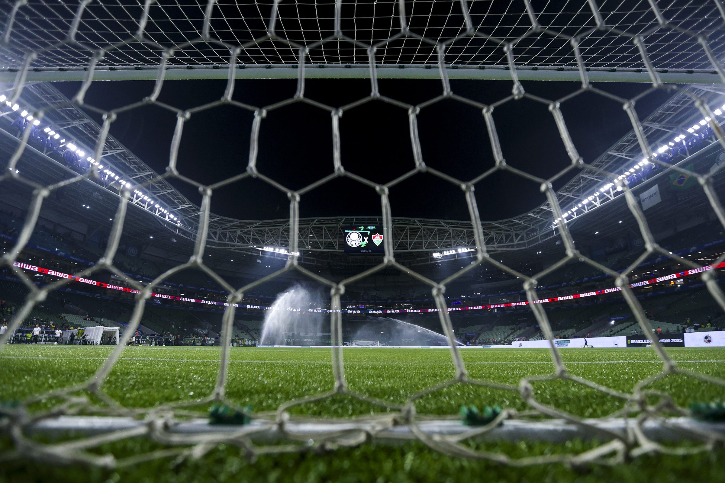 Flamengo rebate polêmica sobre gramado sintético: “Grama ou plástico?”