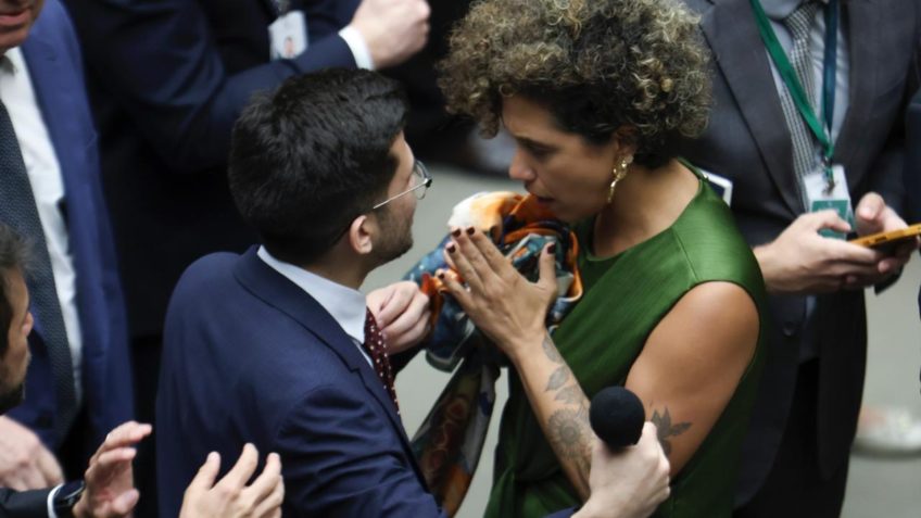 Votações sobre Zambelli e Glauber expõem racha do Centrão e da direita