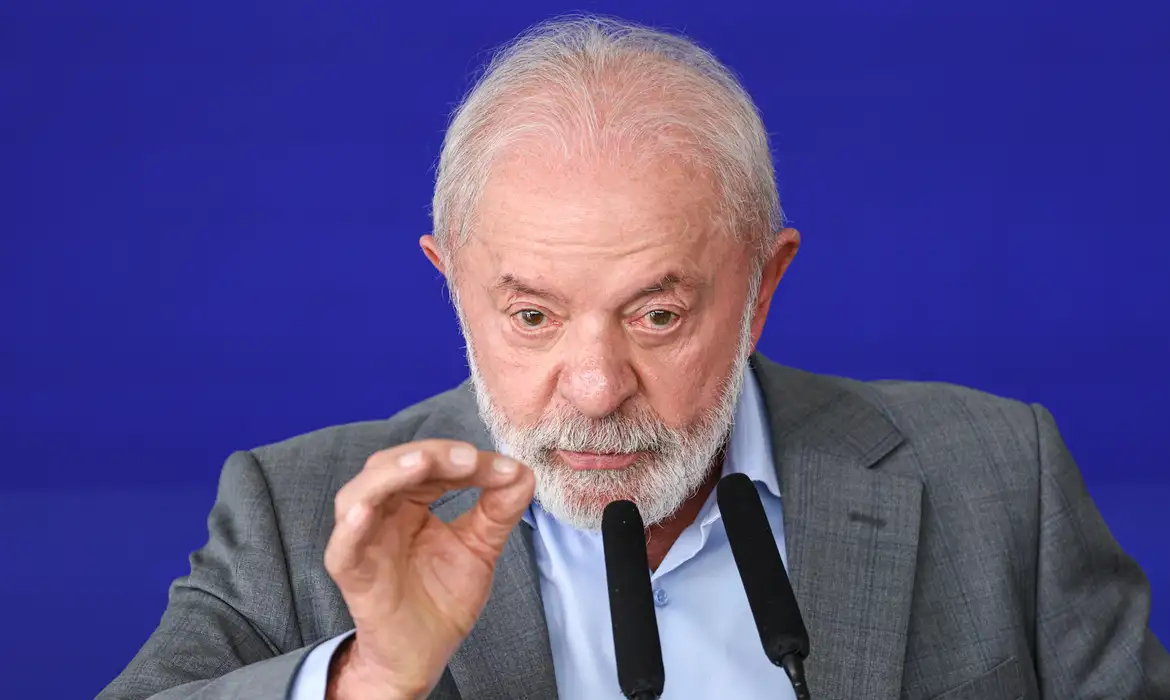 Decisão sobre dosimetria, só quando PL "chegar à minha mesa", diz Lula