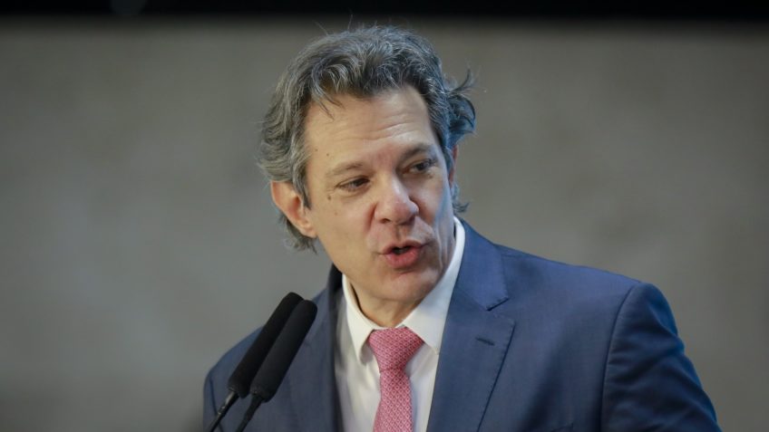 Haddad diz que Correios precisam passar por uma "reinvenção"