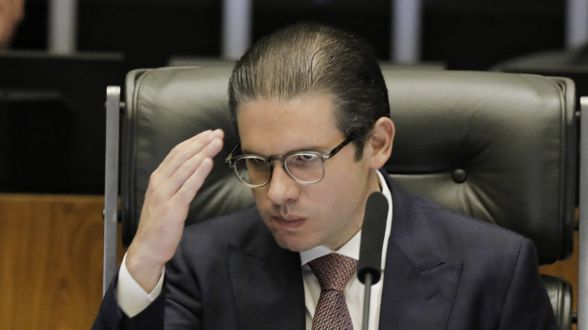 Motta está enfraquecido e não agrada nem ao PL, diz Lindbergh