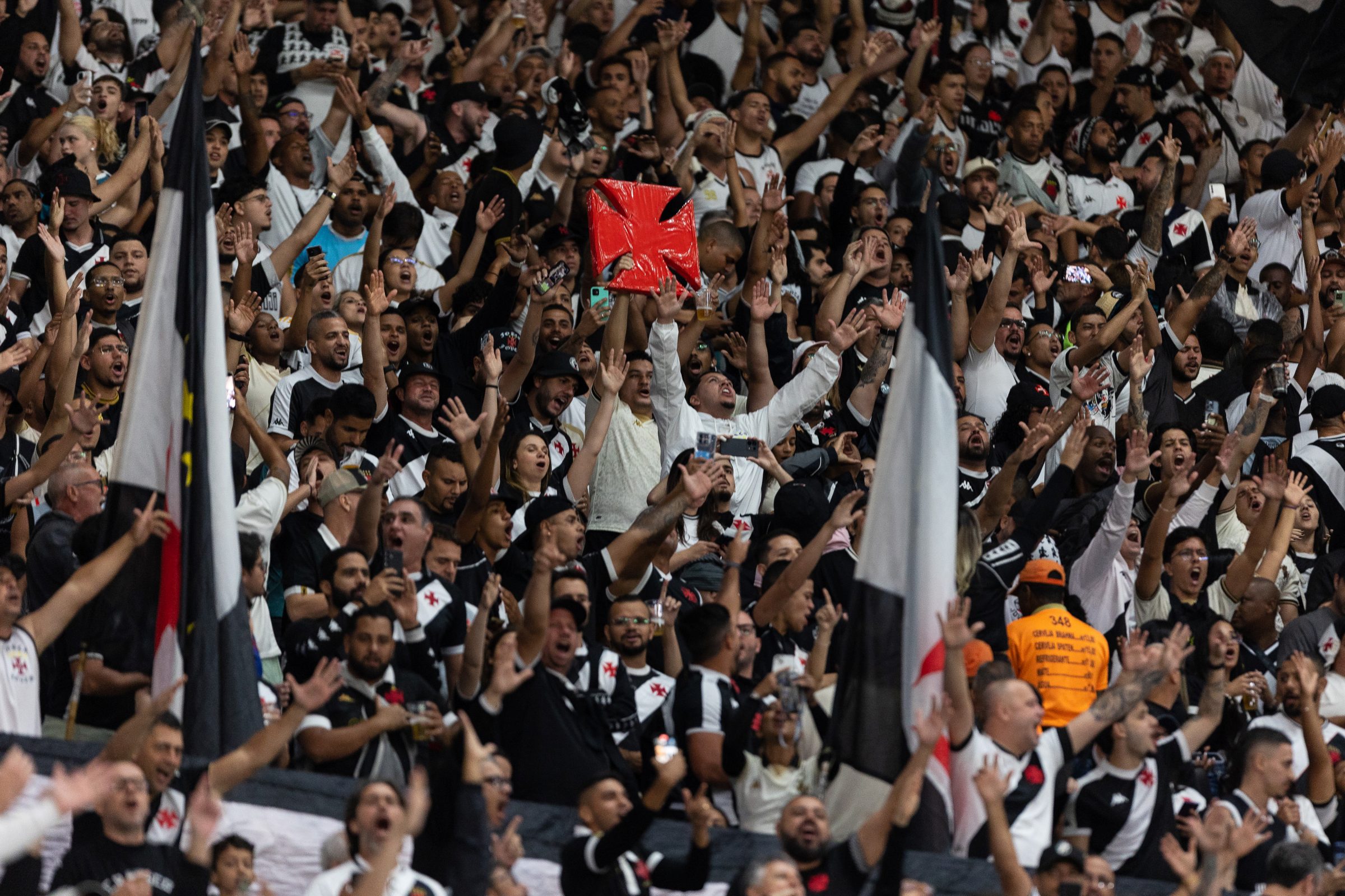 Vasco 2 x 1 Fluminense tem maior público da Copa do Brasil de 2025