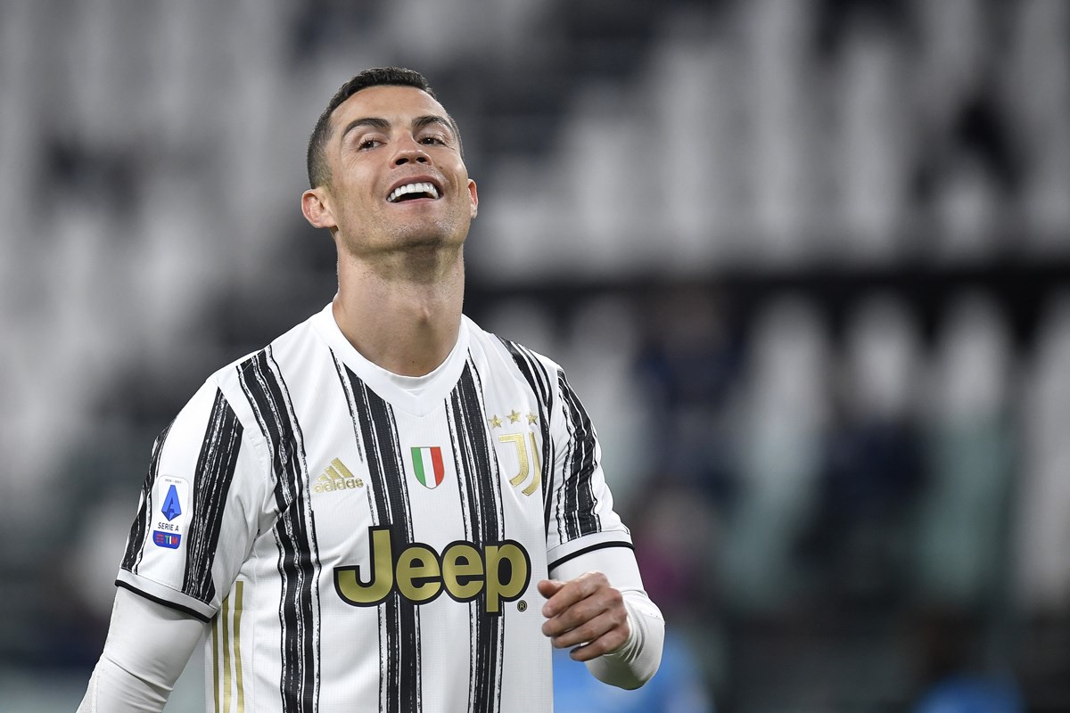 Ex-Juventus compara Cristiano Ronaldo a Messi: “Sigam o exemplo dele”