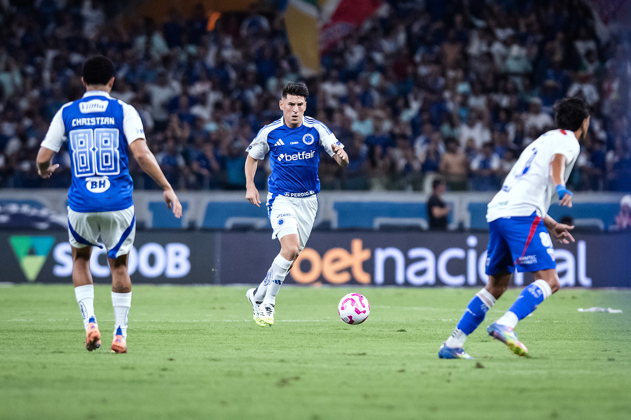 Cruzeiro confirma lesão e perde zagueiro titular para Copa do Brasil