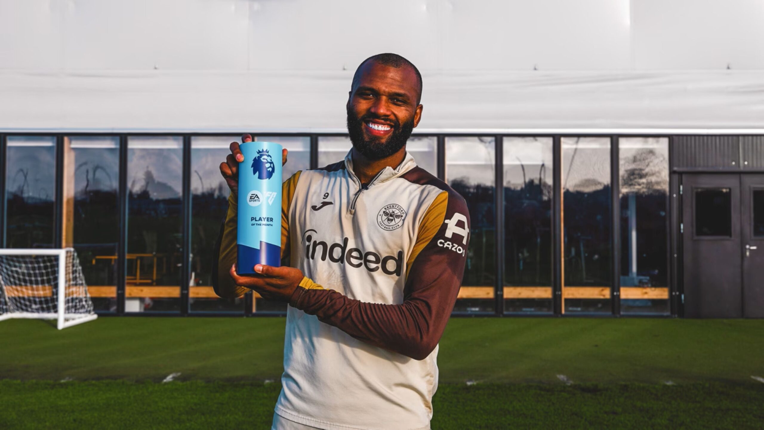 Brasileiro vice-artilheiro da Premier League é eleito jogador do mês