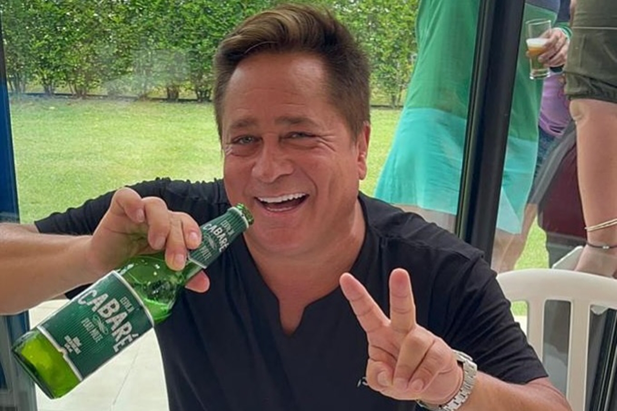 Leonardo surpreende fãs e mostra recuperação após ser internado