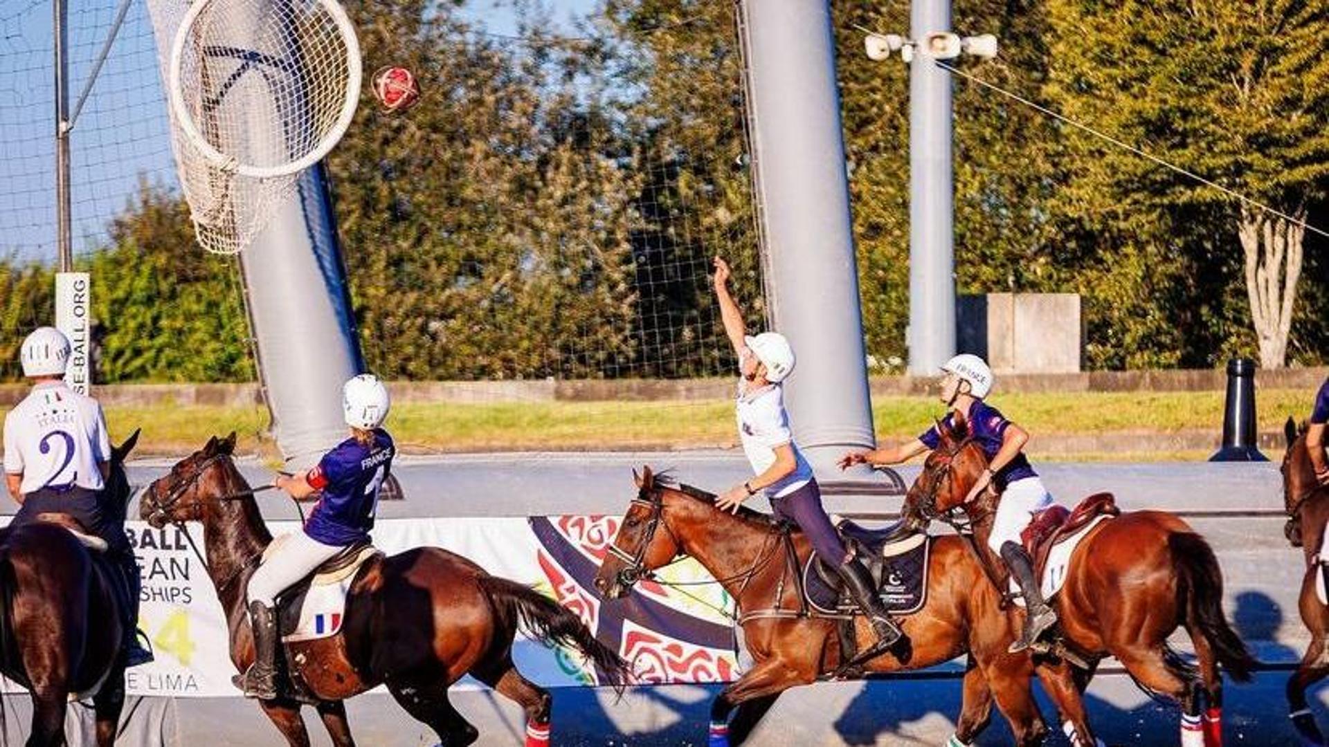 Horseball: o esporte que une basquete e rugby a cavalo e conquista o mundo