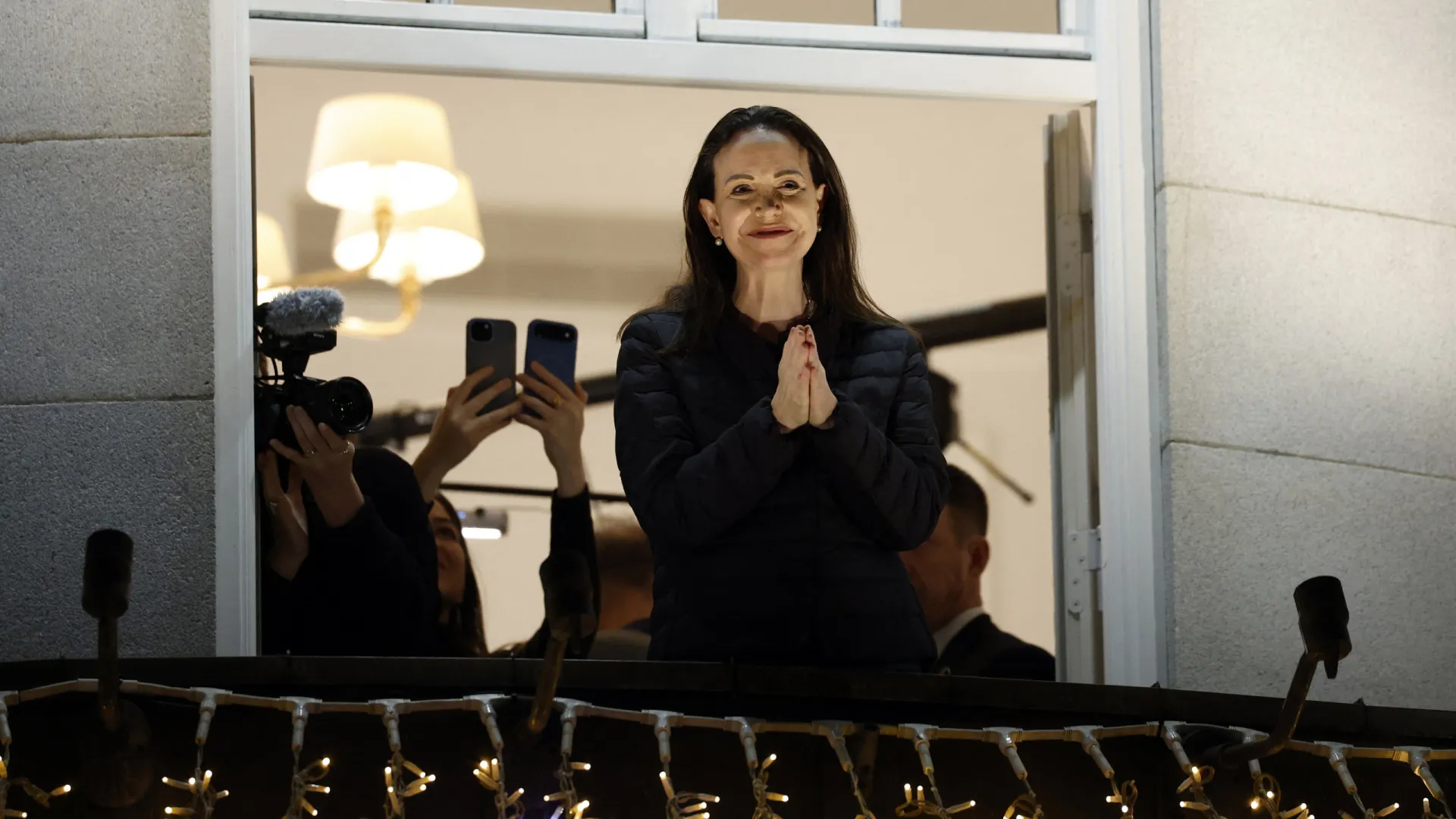 María Corina deixou Venezuela disfarçada e viajou de barco em mar revolto, diz imprensa