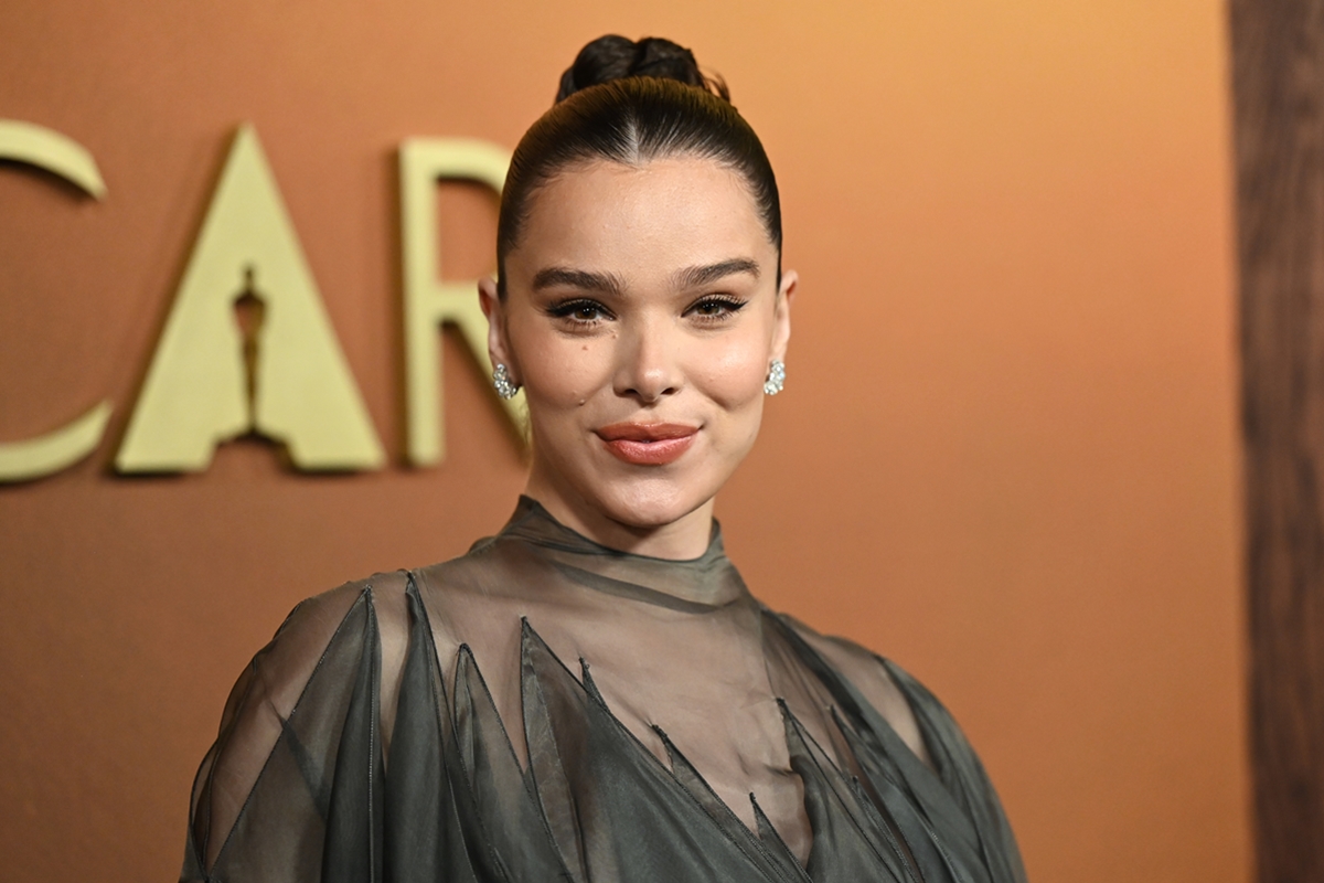 Hailee Steinfeld, atriz mais bem paga do ano, anuncia 1ª gravidez