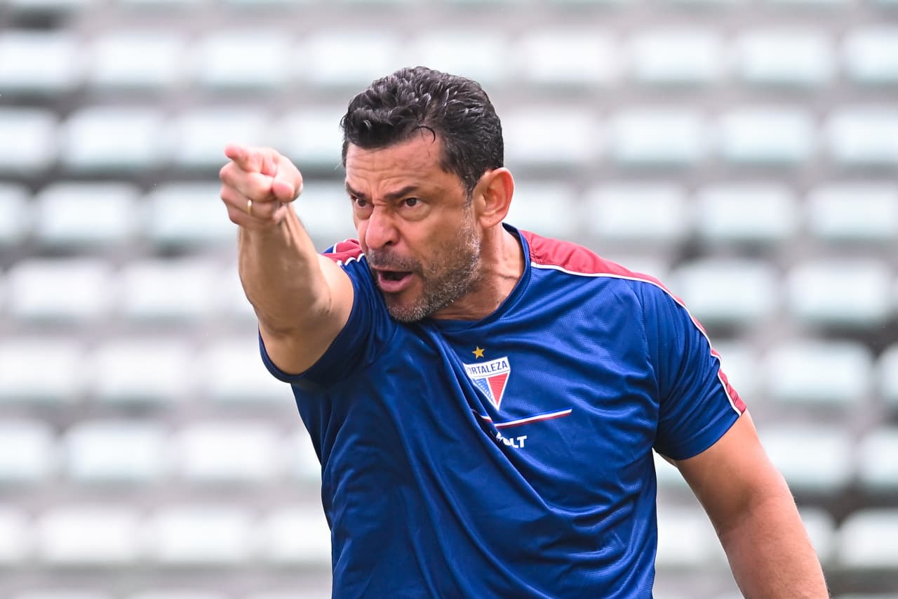Fred pode conquistar primeiro título como treinador neste domingo