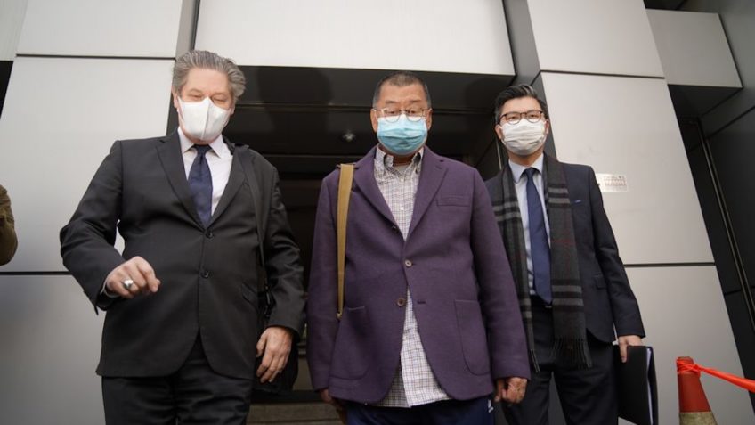 Hong Kong anunciará sentença de dono de jornal na 2ª feira