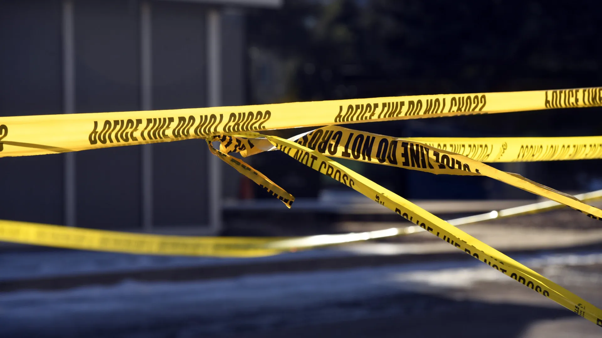 Mulher é esfaqueada enquanto mudava fralda de bebê; suspeita foi detida