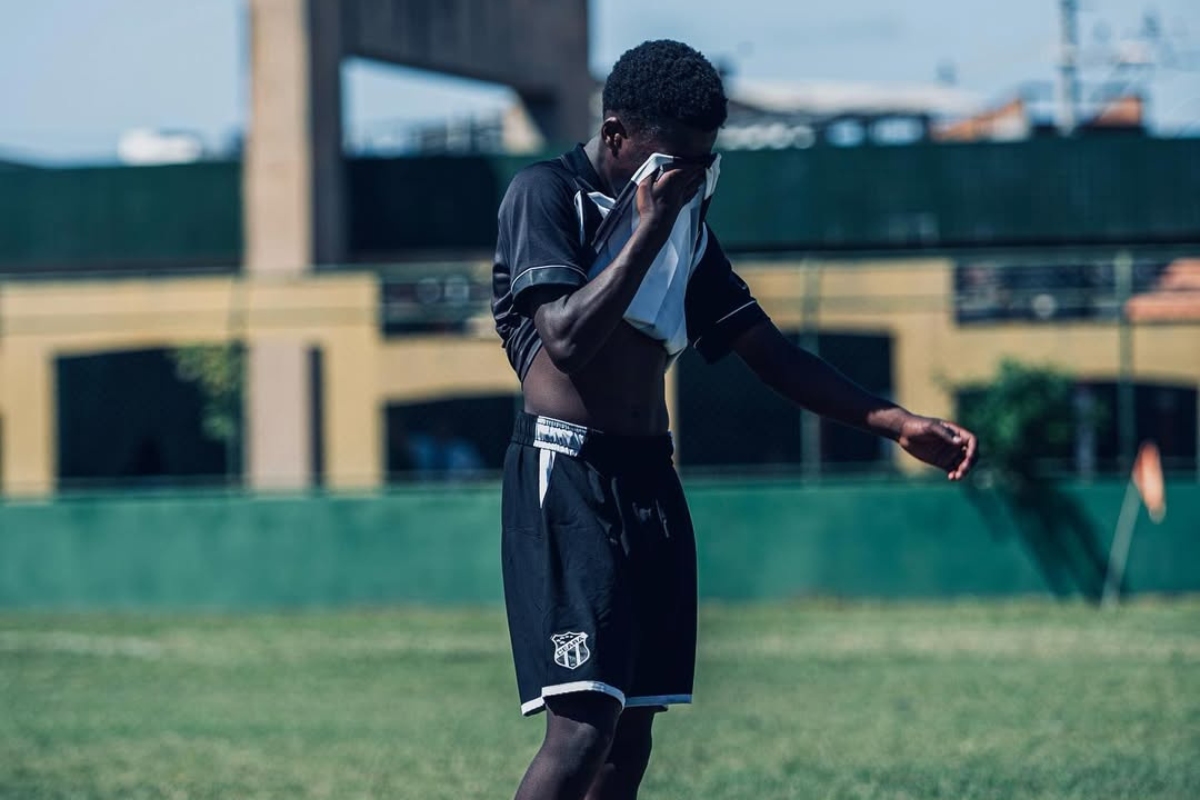 Jogador do Ceará alvo de racismo fala pela primeira vez após o caso