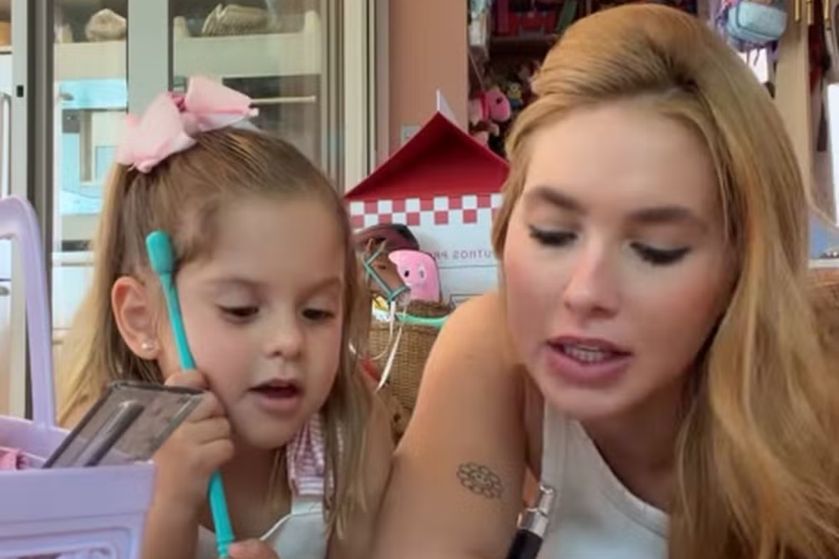 Virginia Fonseca é criticada ao expor sessão de terapia de Maria Flor