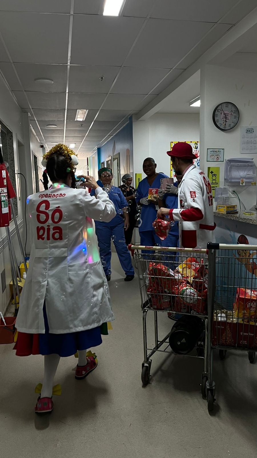 Ação PanetoRia leva alegria, esperança e espírito natalino ao Hospital Municipal de Cuiabá