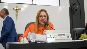 Paula Calil apresenta projeto que propõe a inclusão de pontos de parada para motoboys em Cuiabá