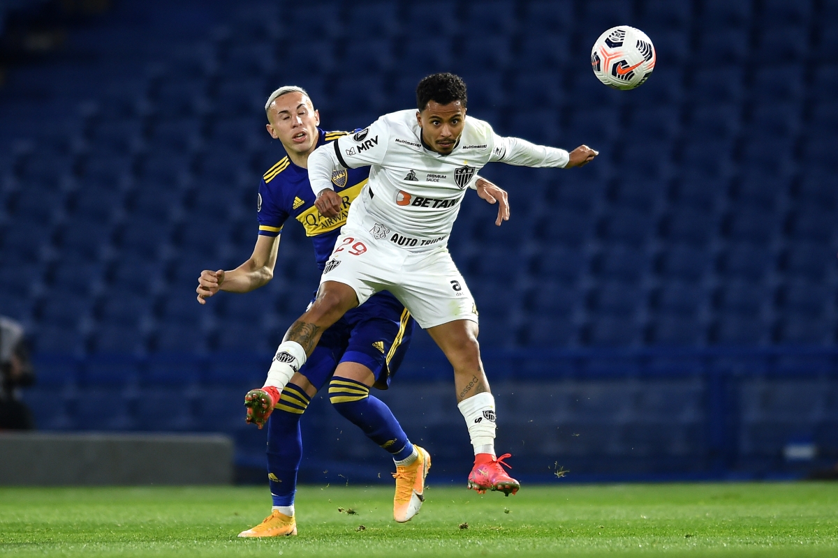 Saudade do ex? Allan posta fotos com a camisa do Galo e aponta retorno