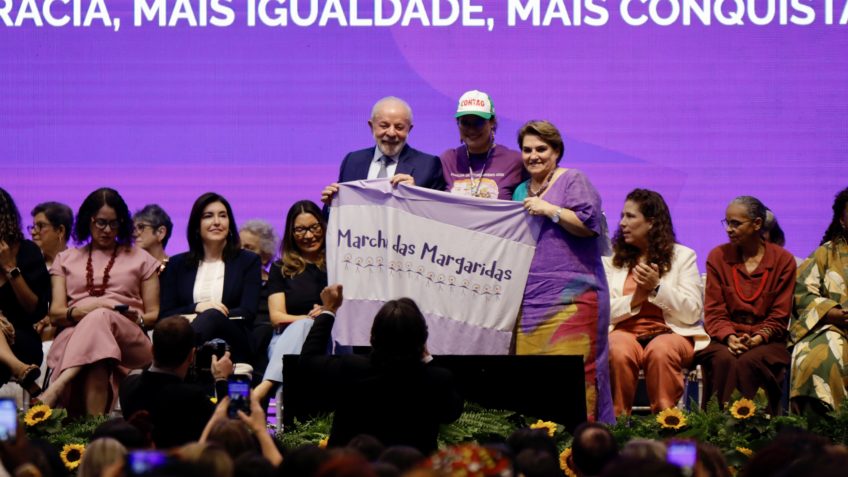 Lula compara machismo à escravidão em reunião sobre violência