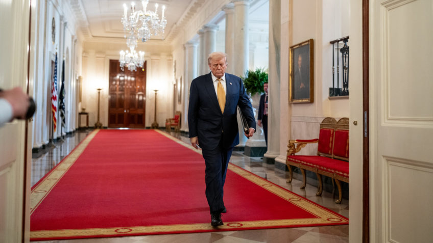 Trump adiciona 5 países à lista de proibição de entrada nos EUA