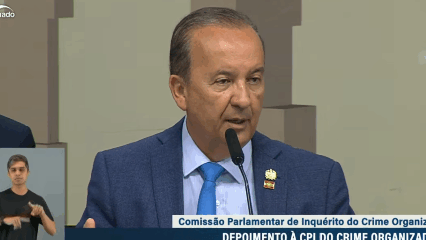 Governador de SC critica "excesso de PECs" e cobra controle de fronteiras